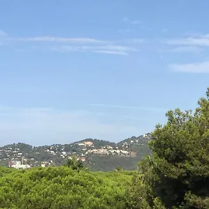 https://maison-loubiere-hyeres.aixenprovencehotels.org